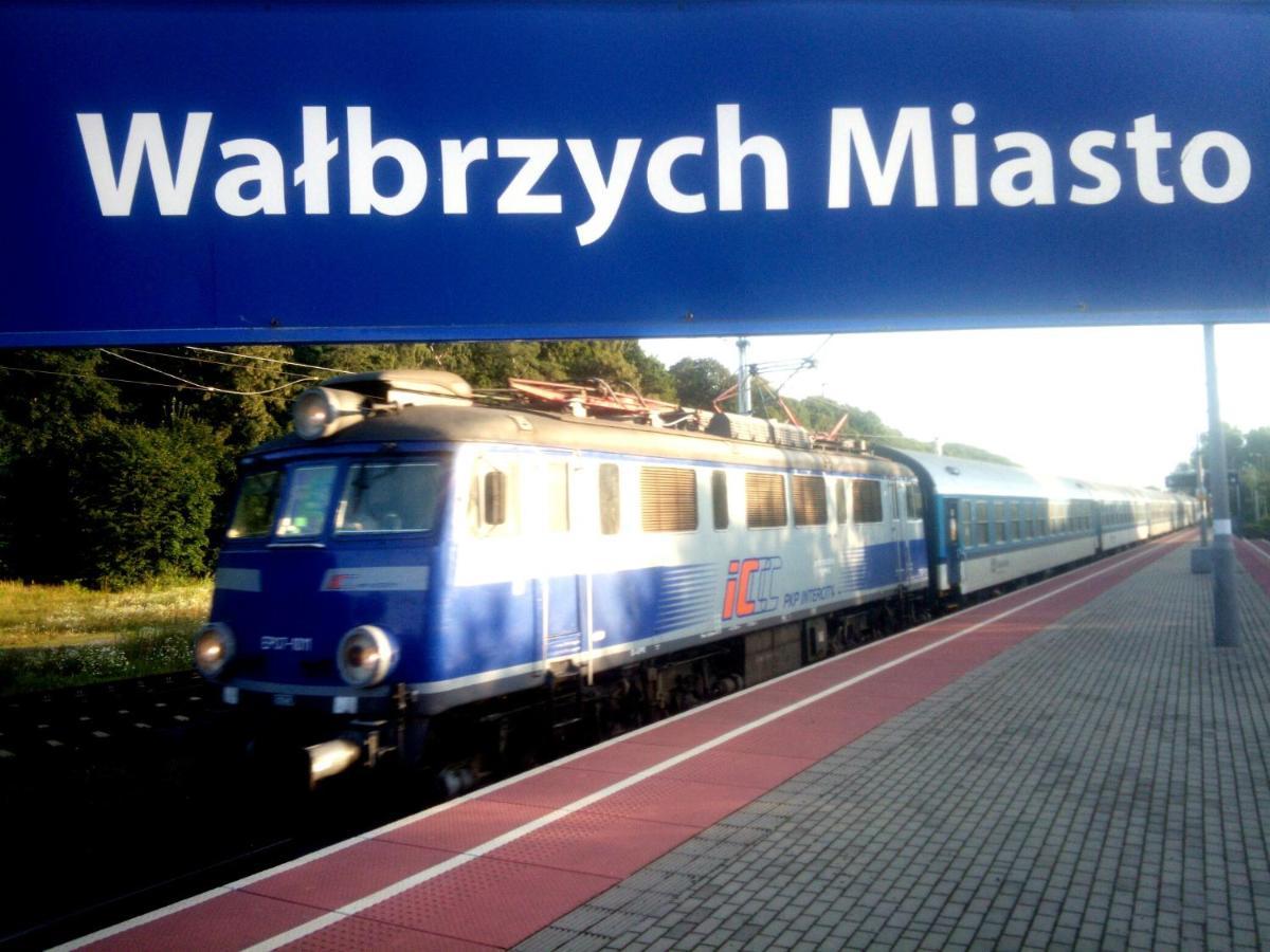 Art Mieszkanie Blisko Dworca Pkp Walbrzych Miasto Exteriér fotografie