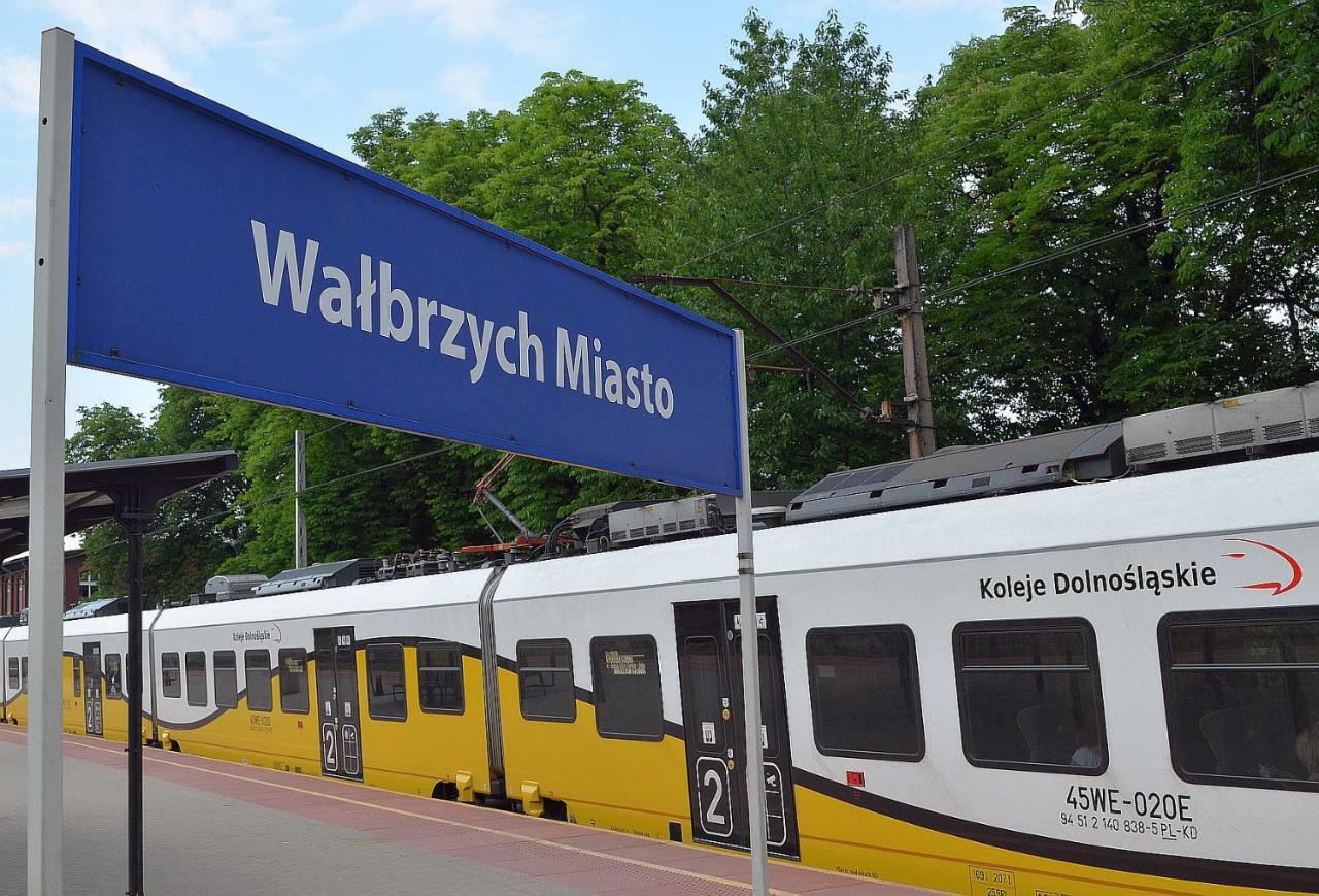 Art Mieszkanie Blisko Dworca Pkp Walbrzych Miasto Exteriér fotografie